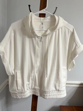Lou & Grey Terri Cloth White Short Sleeve Zip Hoodie